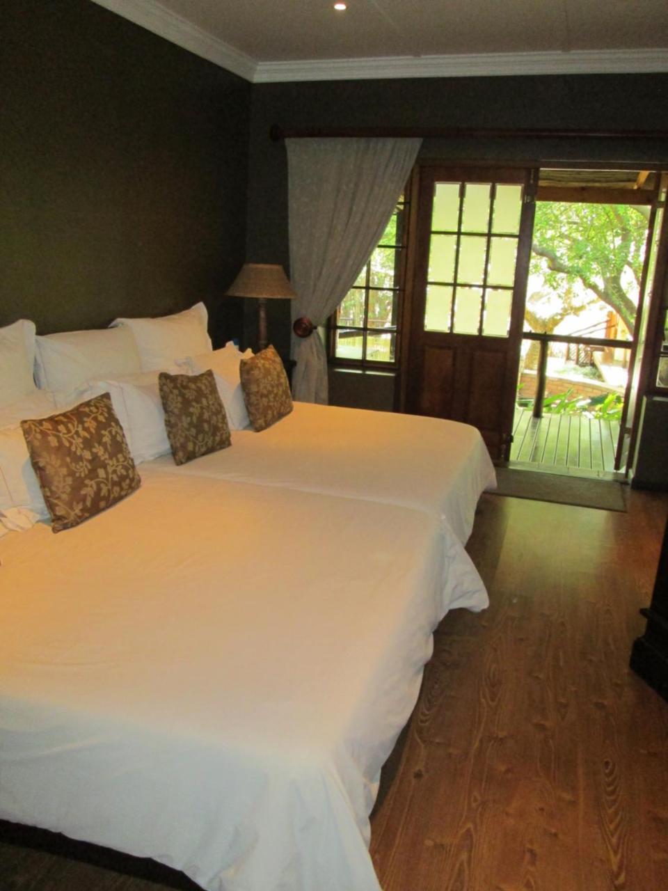 Tuskers Bush Lodge B&B Hartbeespoort Luaran gambar