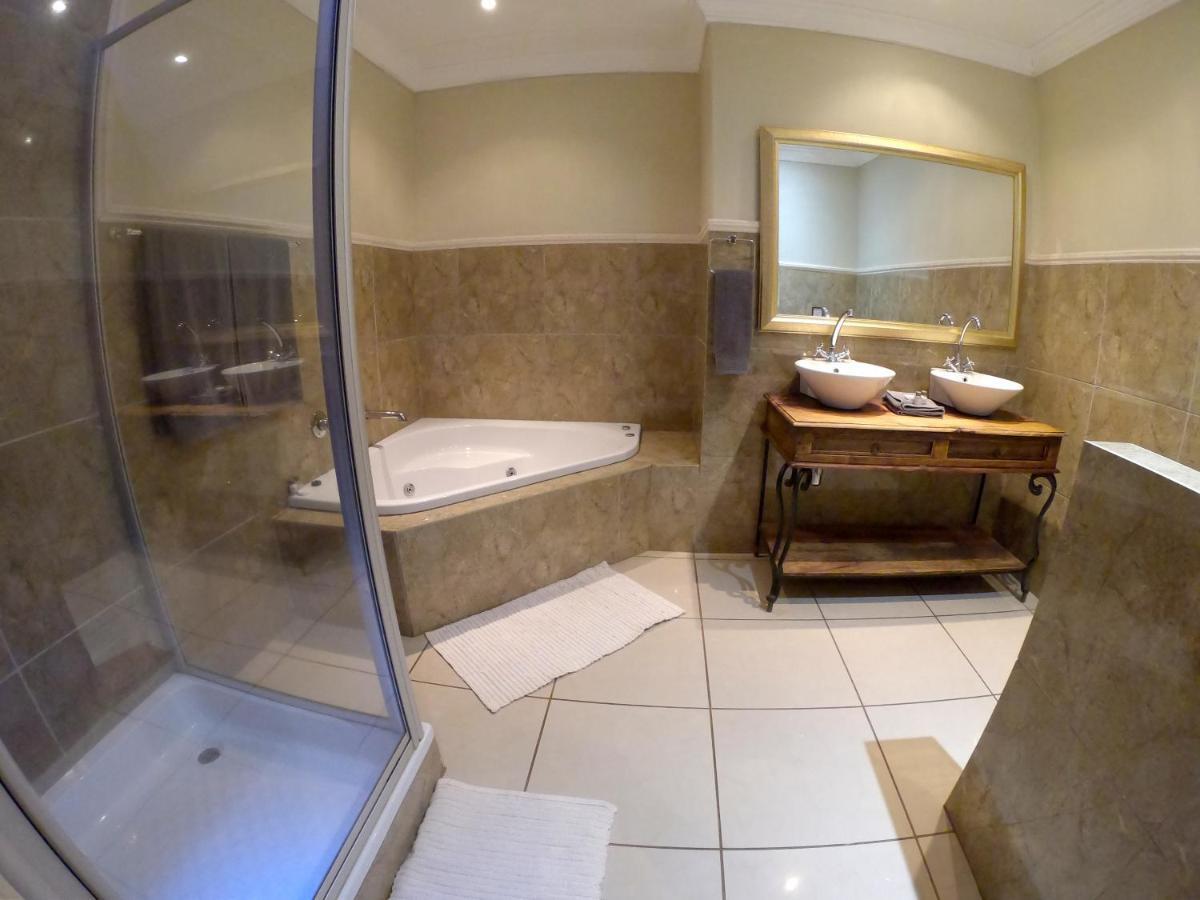 Tuskers Bush Lodge B&B Hartbeespoort Luaran gambar